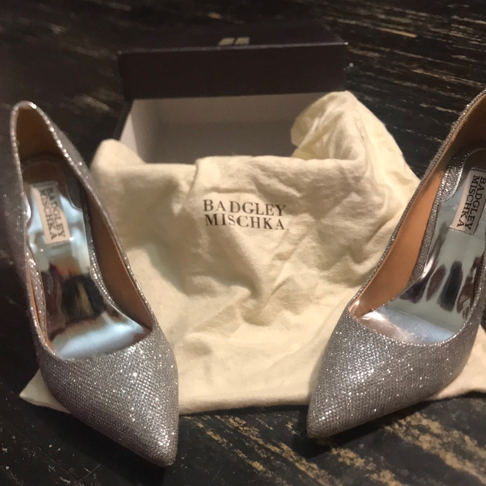 Size 7.5M Badgley Mischka Luster Silfab